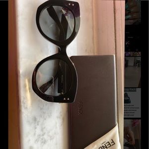 FENDI Sunglasses/ sunnies !